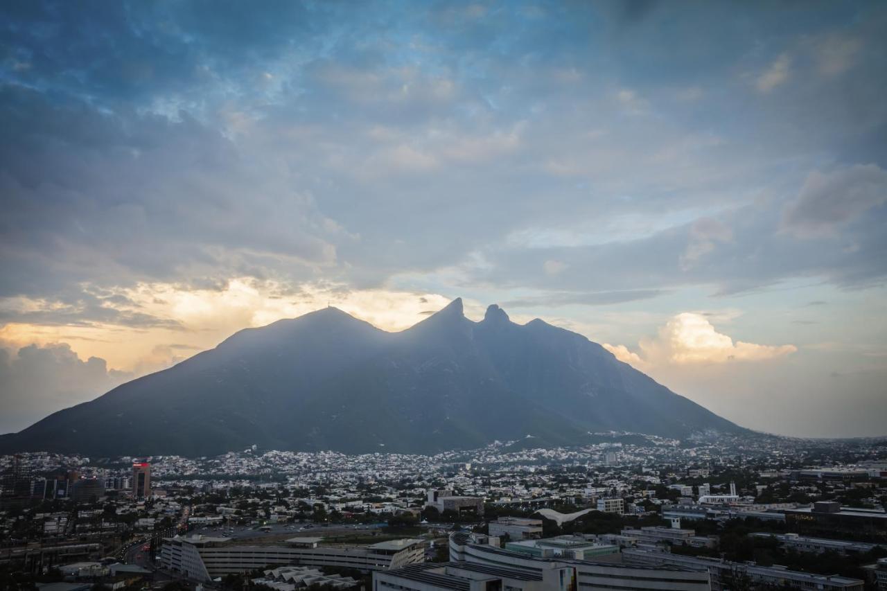 One Monterrey Tecnologico Hotell Eksteriør bilde